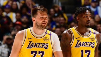 星空体育官方网站-正负值全队第一！湖人喜获3D冲冠拼图，换来他真香