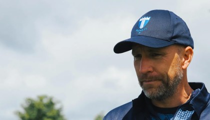 星空体育官网-马尔默主帅：米亚尔比领跑积分榜令人惊讶，我们想用控球压制对手