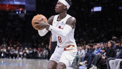 星空体育app下载-帕森斯：季后赛哈登&amp;米切尔被限制时 施罗德能控球&amp;创造进攻机会