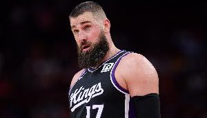 掘金主帅：过去十年瓦兰一直是顶级中锋 他与我们的体系高度契合