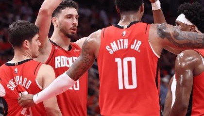 历史上共160组系列赛3-0领先，火箭成为第63支赢下G4的球队